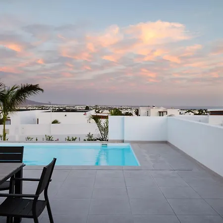 Blanca - Vipvipvillas *